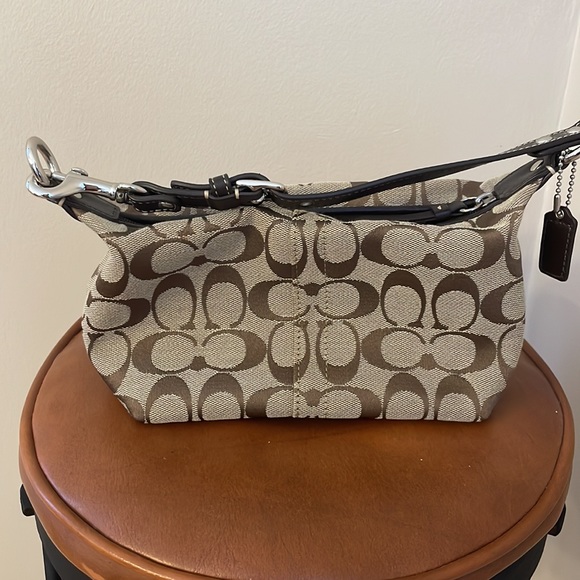 Coach small purse - Picture 2 of 5